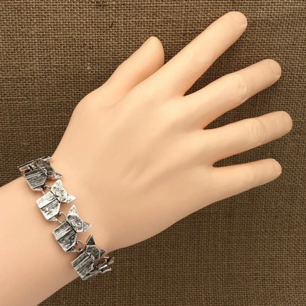 🌼 Origami Look Kitty Cat Silver Clasp Bracelet